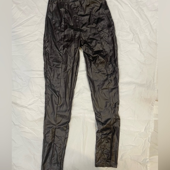 Faux leather split front leggings - Picture 4 of 4